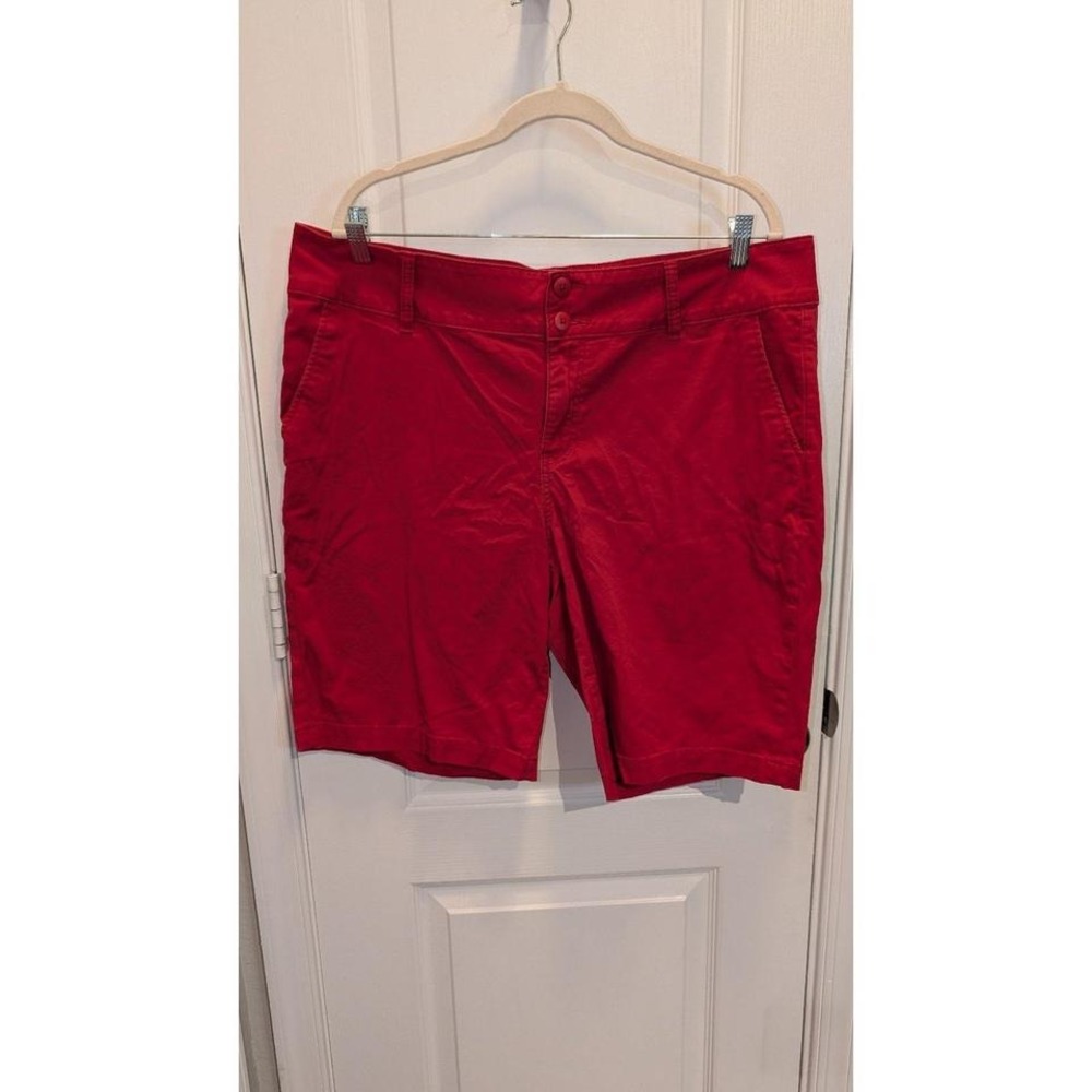 Westport Red Bermuda Shorts Size 14